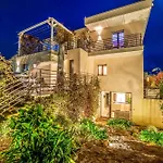Alternative Villa With Pool & Spa Relax - Happy Rentals *