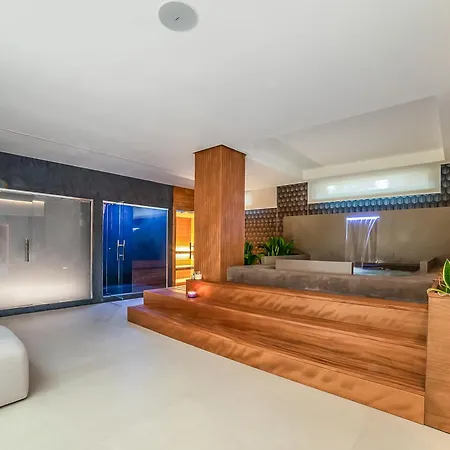 Villa Alternative Villa With Pool & Spa Relax - Happy Rentals Scorrano