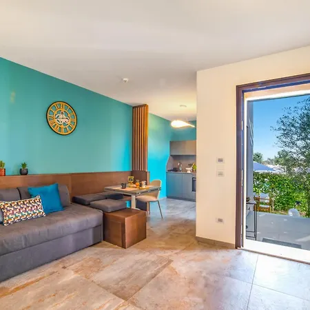Alternative Villa With Pool & Spa Relax - Happy Rentals *