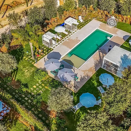 Boutique 7 Bedrooms - Pool, Garden & Parking - Happy Scorrano (Apulia)